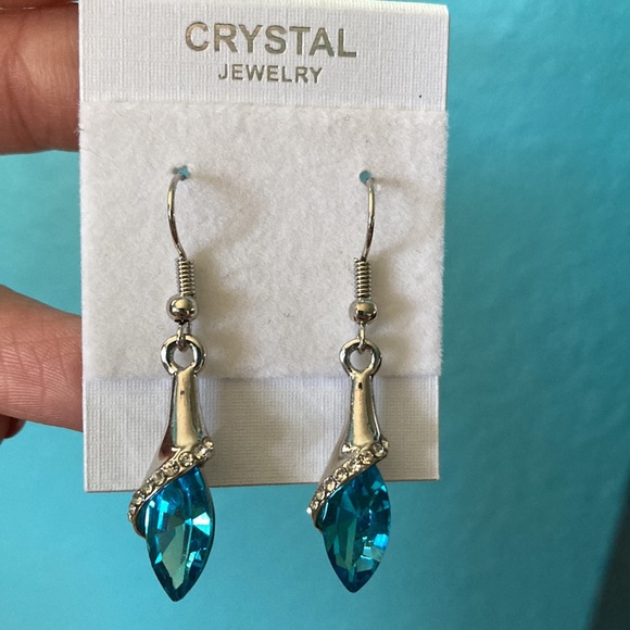 Crystal Jewelry | NEW Teardrop Necklace & Earrings - Picture 3 of 3